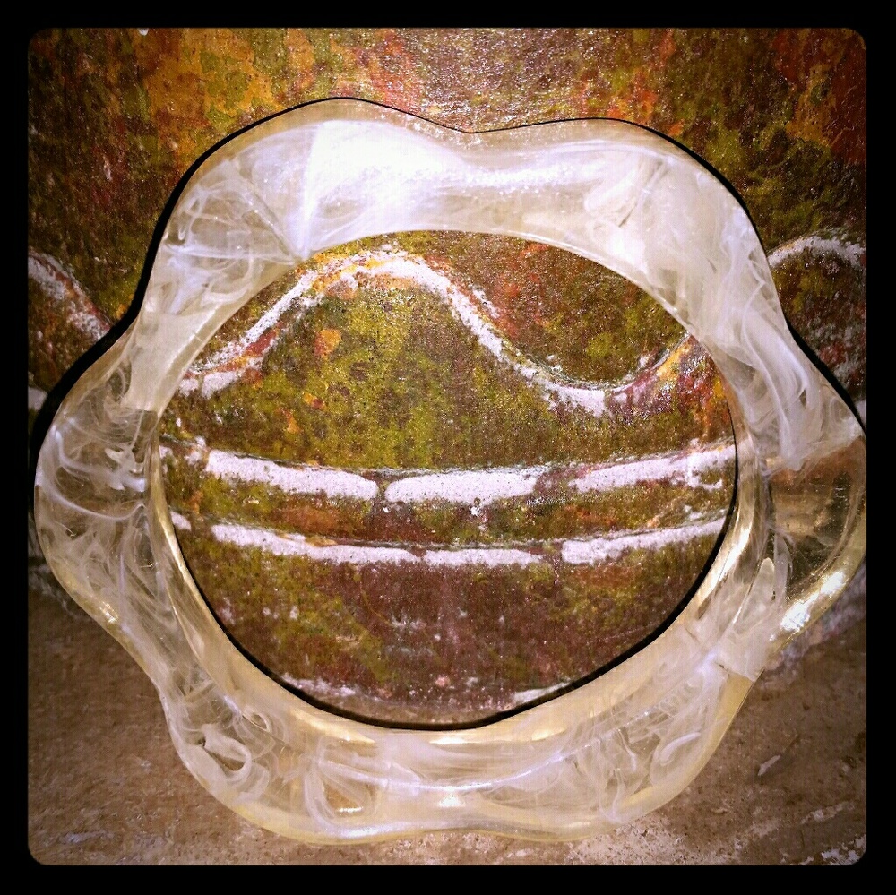 Vtg Lucite swirl translucent scalloped bracelet